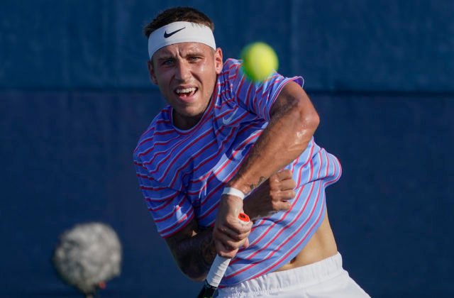 Skvelý Molčan sa na US Open prebojoval už do tretieho kola, Kučová skončila na rakete Halepovej