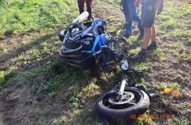 Pri tragickej nehode vyhasol život žiaka autoškoly, s motocyklom zišiel mimo cesty (foto)