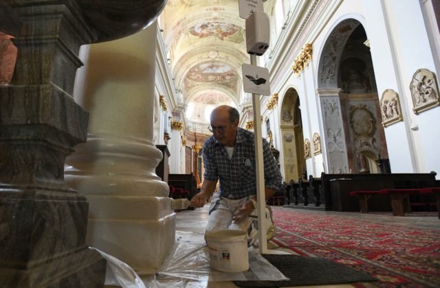 Šaštín sa vo veľkom pripravuje na návštevu pápeža Františka, chce sa s ním pomodliť 30-tisíc pútnikov (foto)