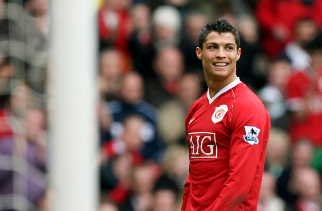 Ronaldo si po 12 rokoch oblečenie dres Manchestru United, dokonca so svojím obľúbeným číslom