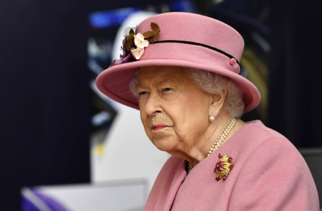 Z hradu Windsor zaznela americká hymna, kráľovná Alžbeta II. súcití s obeťami teroristických útokov