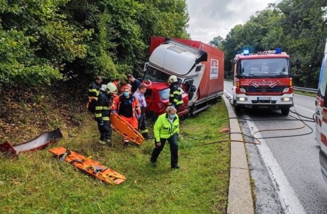 Na Slovensku od pondelka pribudnú bordové aj červené okresy, zelený je už iba jeden a oranžových 34