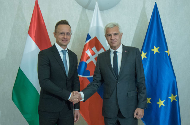 Korčok sa stretol so Szijjartóom, Maďarsku odporúča svoje aktivity na Slovensku najskôr skonzultovať
