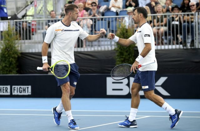 Polášek porazil svojho nedávneho parťáka Dodiga a s Peersom si v Indian Wells zahrá vo finále debla