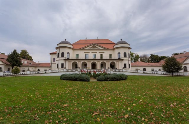 Rekonštrukcia Zemplínskeho múzea v Michalovciach pokračuje, Zimná záhrada je už hotová