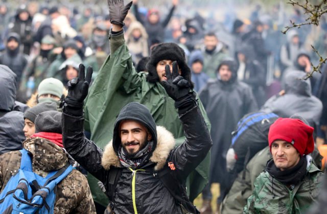 Európska komisia obvinila Lukašenka zo zneužívania migrantov, konanie označila ako gangsterské