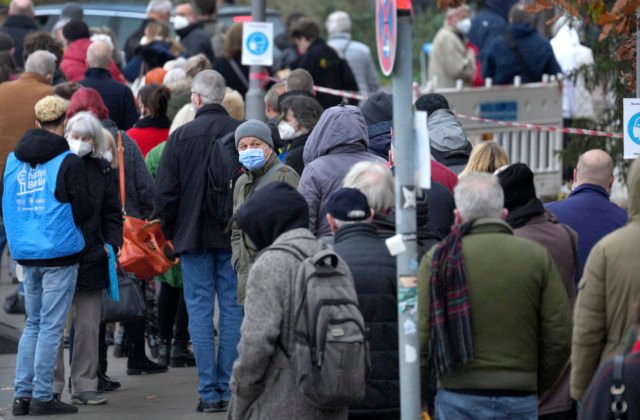 Španielske autonómne oblasti žiadajú o zavedenie COVID pasov, rozhodnúť musia súdy