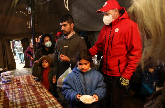 Bielorusko môže opäť zneužiť migrantov aj z Afganistanu a Uzbekistanu, myslí si poľský premiér