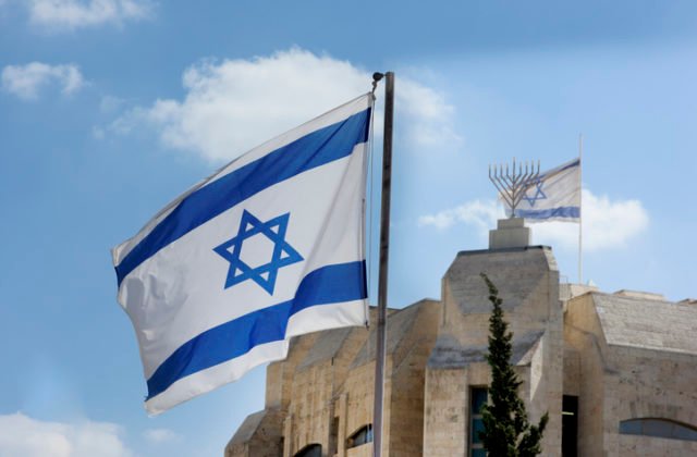 Izrael pre obavy z variantu omikron zakázal vstup cudzincov na svoje územie