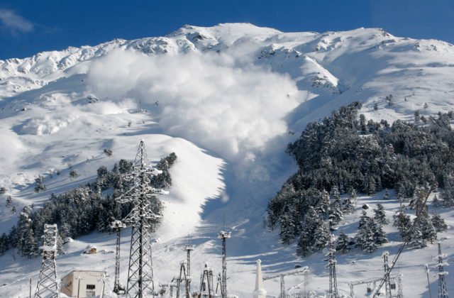 Vo vysokých polohách Západných a Vysokých Tatier platí 2. stupeň lavínového nebezpečenstva