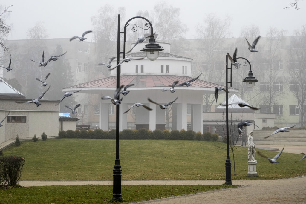 Kúpeľné mesto na Ukrajine vyniká vysokou zaočkovanosťou obyvateľov, láka turistov aj napriek koronavírusu