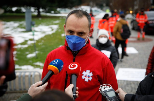 Zatknutie Majerského odsúdil aj primátor Popradu, zvýšenie platov o 34 eur je jasným výsmechom