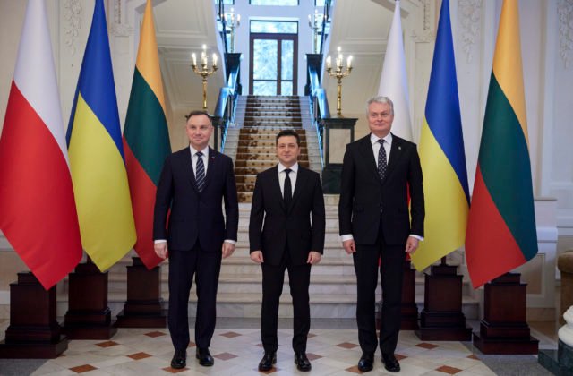 Poľsko a Litva podporili výzvu Kyjeva, žiadajú silnejšie sankcie voči Moskve