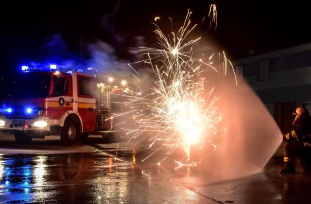 Hasiči zasahovali počas Silvestrovskej noci až 126-krát, takmer polovicu požiarov zavinila pyrotechnika