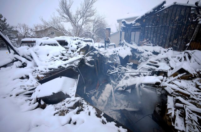 Po najničivejších požiaroch v histórii Colorada počítajú škody, nezvestní sú traja ľudia