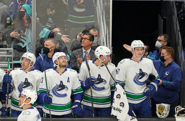 NHL ponúkla okrem hokeja aj dojímavý príbeh, fanúšička Seattlu zachránila život kustódovi Vancouveru