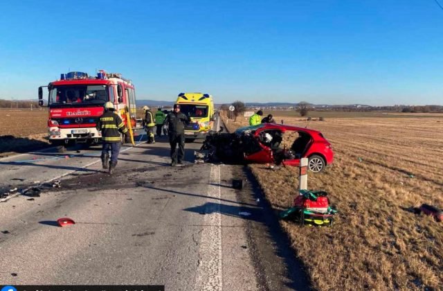 Medzi Popradom a Svitom došlo k tragickej dopravnej nehode, cesta je dočasne neprejazdná