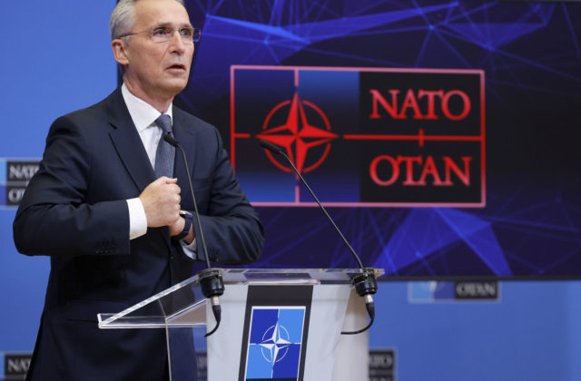 Vojna na Ukrajine môže trvať roky, ale nesmieme poľaviť, varuje šéf NATO Stoltenberg