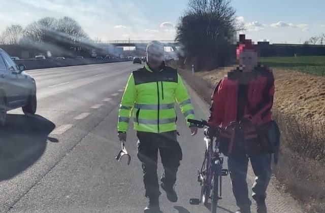 Vandalom na cintoríne v Hermanovciach bol iba 14-ročný chlapec s ešte mladšou kamarátkou, už čelí obvineniu