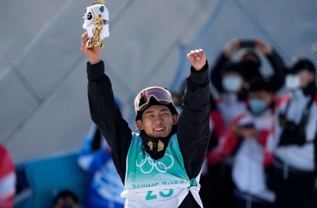 Bývalý herec získal na olympiáde v Pekingu už druhú medailu, triumfoval v disciplíne big air