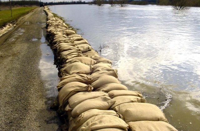Okresu Michalovce hrozia povodne, vydaná je výstraha 2. stupňa