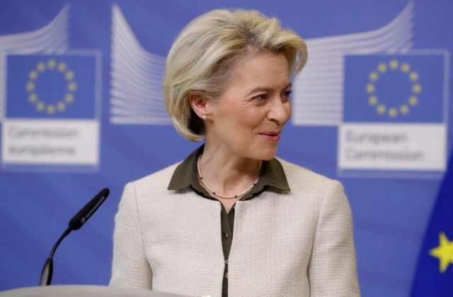 VIDEO: Akty šéfky eurokomisie Ursuly von der Leyenovej