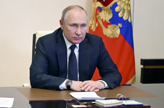 Putin vyhlásil, že jeho „operácia“ na Ukrajine ide podľa plánu a zničí „toto ‚anti-Rusko‘ vytvorené Západom“