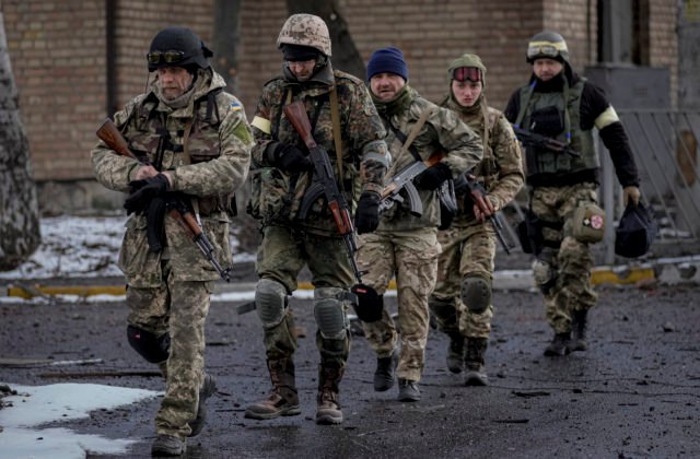 Ukrajinci kladú tvrdý odpor ruským silám snažiacim sa o postup v Donbase