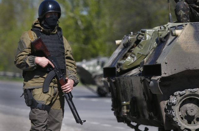 Zahraniční dobrovoľníci obvinení z raketového útoku, pri ktorom zahynulo 35 ľudí v ukrajinskom výcvikovom zariadení