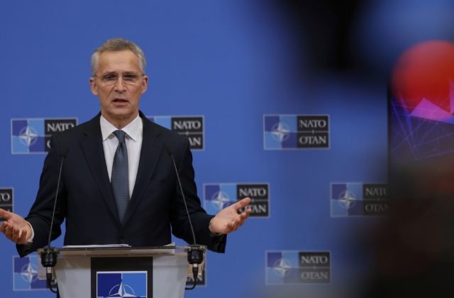 Stoltenberg vylúčil bezletovú zónu nad Ukrajinou, o ktorú opakovane žiada Zelenskyj