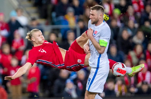 Haaland a Ödegaard zarmútili slovenských futbalistov, zápas Tarkovičovi odhalil nedostatky