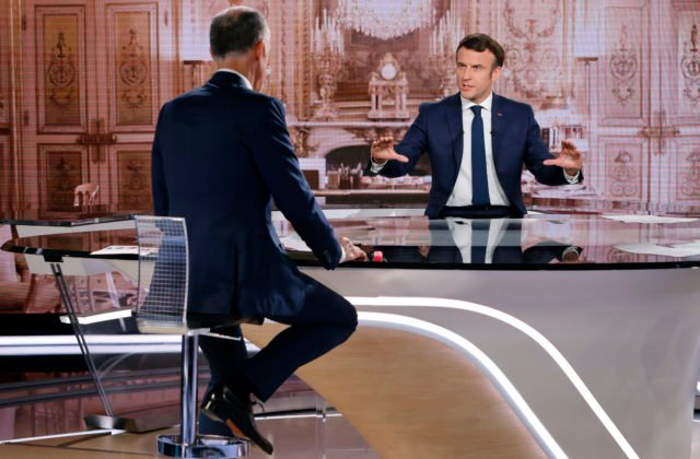 Prezidentské voľby vo Francúzsku vrcholia, Le Penová sa pomaly doťahuje na Macrona