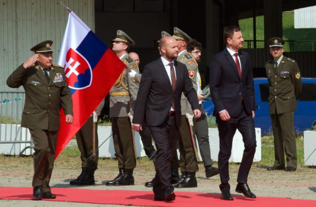 V Bratislave sa začal veľtrh obrannej techniky IDEB, podľa Naďa sa ho účastní 15 krajín a cez sto vystavovateľov (foto)