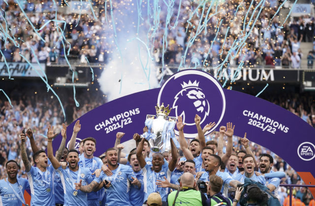 Manchester City obhájil titul v Premier League. Sme legendy a všetci si nás budú pamätať, vyhlásil Guardiola