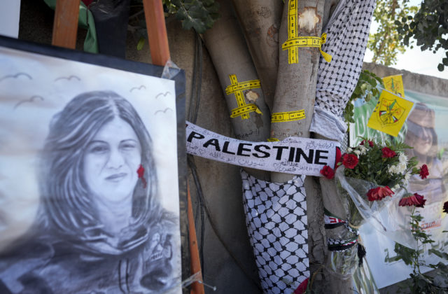 Izraelské sily zabili reportérku televízie úmyselne a pri pokuse o útek, tvrdí Palestína
