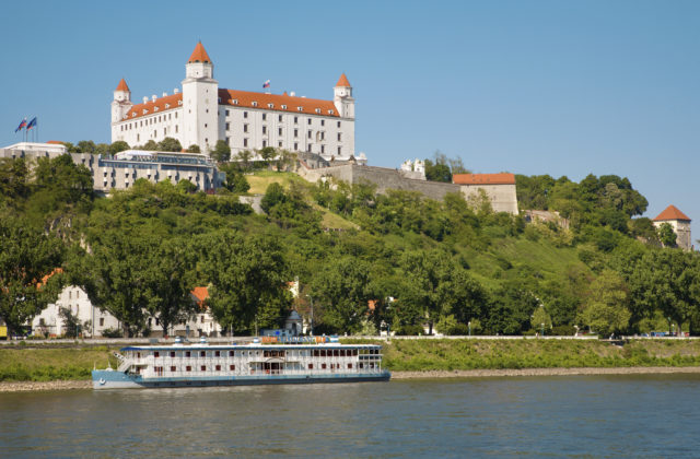 Bratislava je opäť lákadlom pre turistov, ich počet stúpol za prvý kvartál o takmer 1000 percent