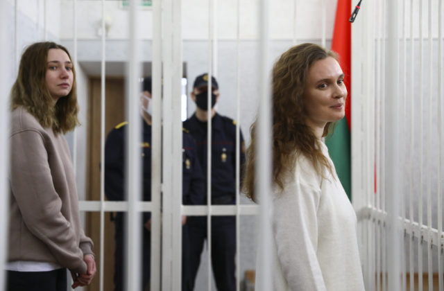 Bieloruské novinárky natáčali protesty proti Lukašenkovi, súd ich poslal na dva roky za mreže