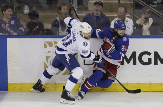 Tampa má na dosah tretie finále Stanleyho pohára za sebou, otočiť sériu však dokážu aj Rangers