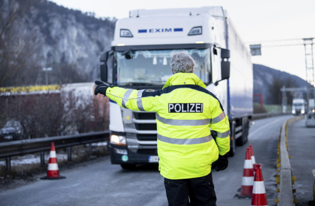 Korčok požiadal Nemcov o výnimku, treba zabezpečiť plynulý prechod tovarov cez hranice