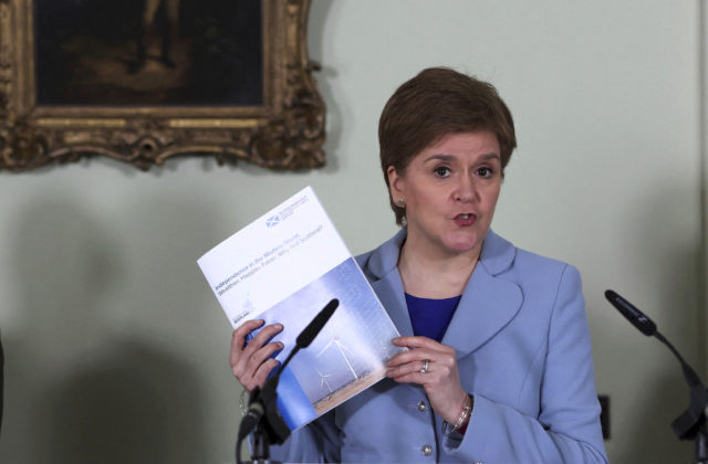 Téma nezávislosti Škótska je opäť na stole, premiérka Sturgeonová spustila kampaň za druhé referendum