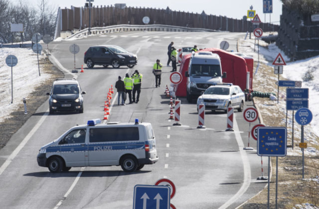 Cez hraničné kontroly s Nemeckom neprešla až pätina ľudí, dočasné opatrenia možno predĺžia