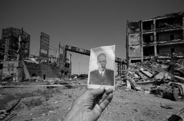 V meste Mariupoľ zomrelo viac ako tisíc civilistov, medzi obeťami sú aj desiatky detí