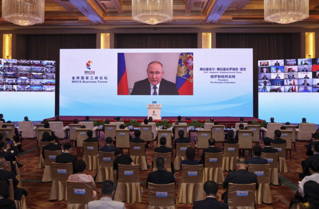 Putin vyhlásil, že Rusko sa preorientuje na obchod so spoľahlivými partnermi ako je Čína a ďalšie tri štáty