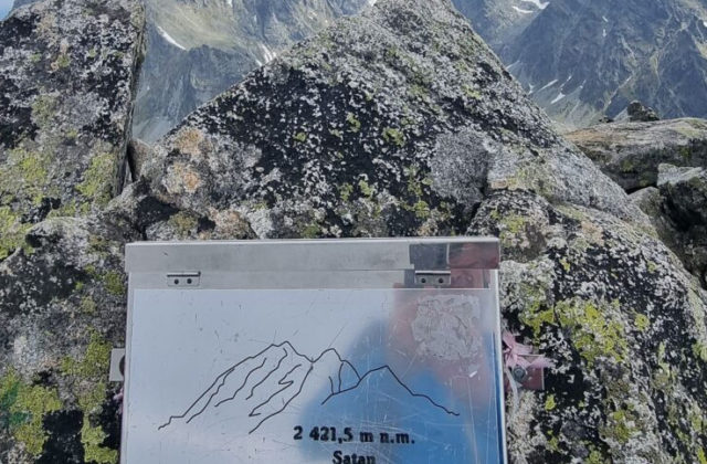 Vo Vysokých Tatrách po páde z vrchu zahynula turistka z Poľska
