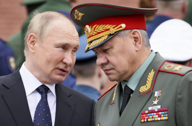 Rusi spustili masívne útoky na Ukrajinu, chcú rozdrviť jej vojenský potenciál