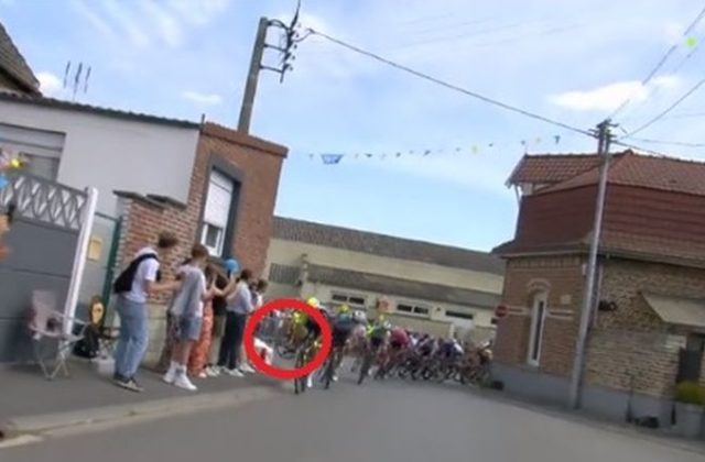 Saganovi v 5. etape Tour de France 2022 „ustrelilo“ bicykel. Na to, ako spadol, sa cíti celkom v pohode (video)