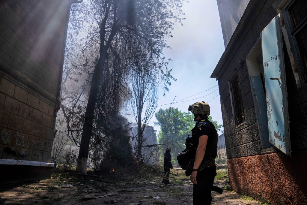 Ukrajinci útočia v Chersonskej oblasti na ruské sklady a došlo aj k trom pokusom o atentát