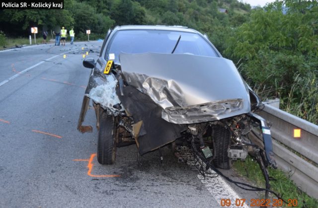 Neznámy vodič spôsobil na horskom priechode Soroška nehodu s tragickým koncom a z miesta ušiel (foto)