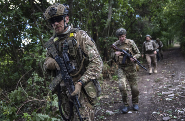 Protiofenzíva sa už možno začala, ukrajinskí vojaci postupujú krok za krokom do Chersonskej oblasti, tvrdí Zelenskyj