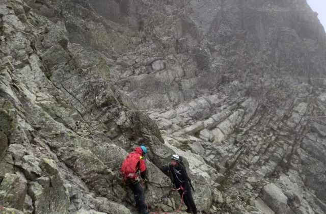 Horskí záchranári museli opäť zasahovať, vo Vysokých Tatrách uviazol poľský horolezec